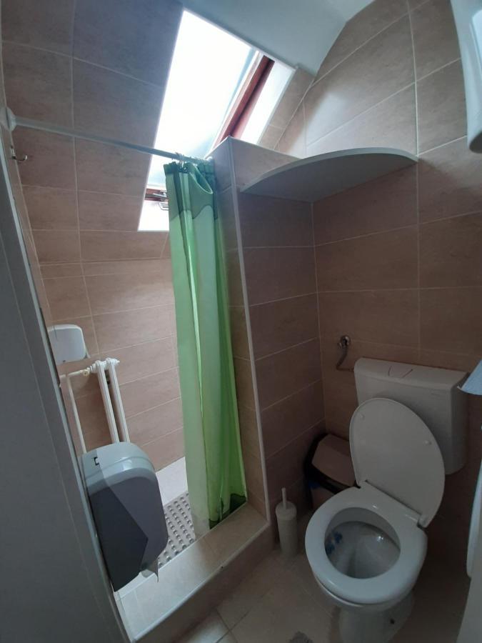 Apartmani Sara ノヴィ・サド エクステリア 写真