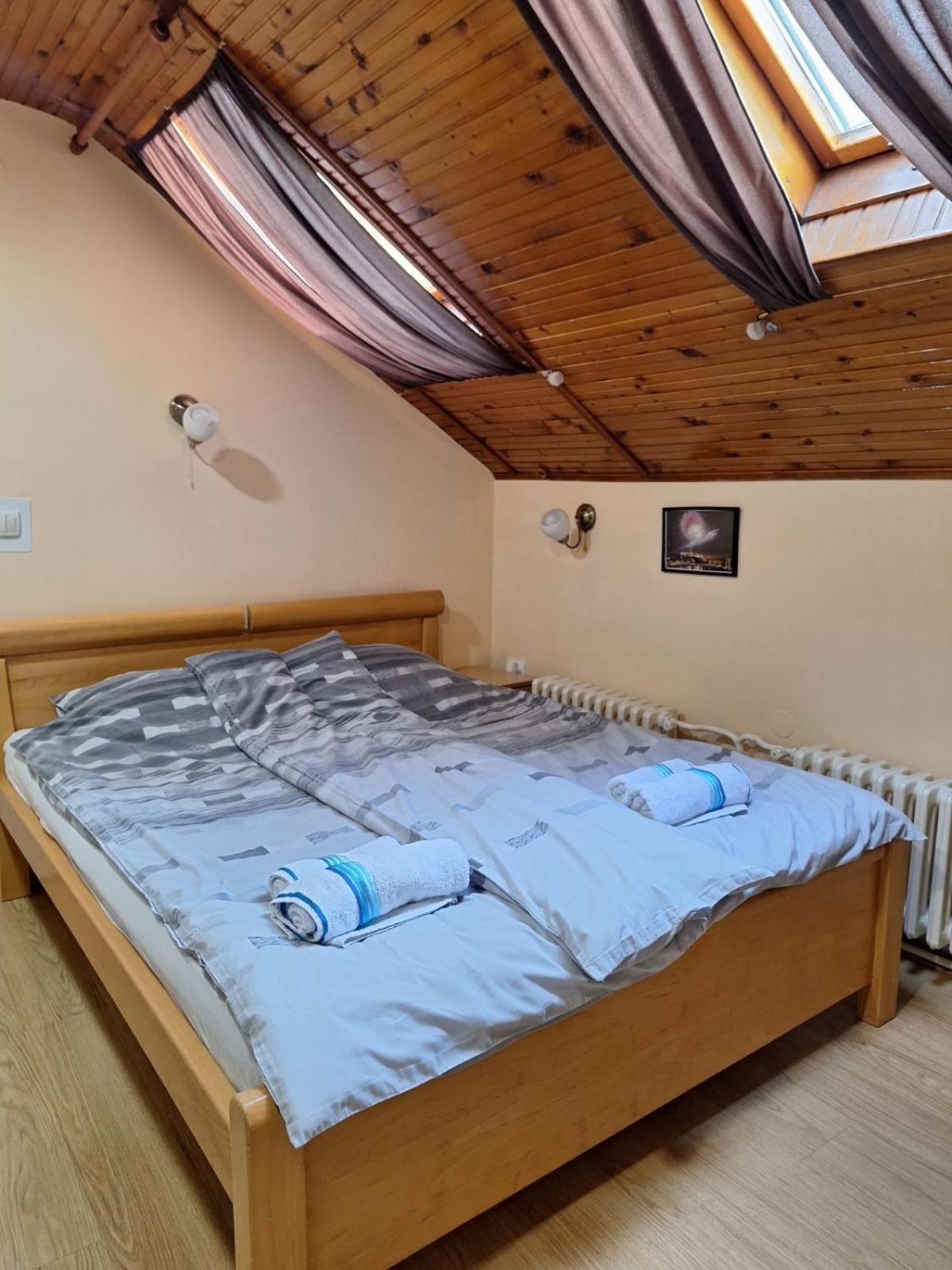 Apartmani Sara ノヴィ・サド エクステリア 写真